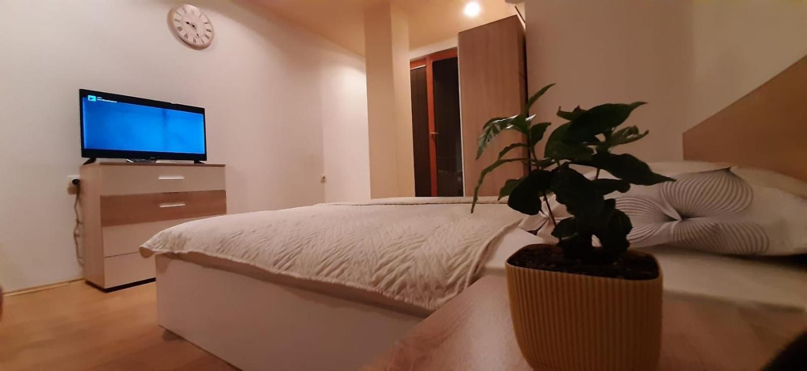 Apartment Riki 3 Near Bus Station Ohrid Quarto foto